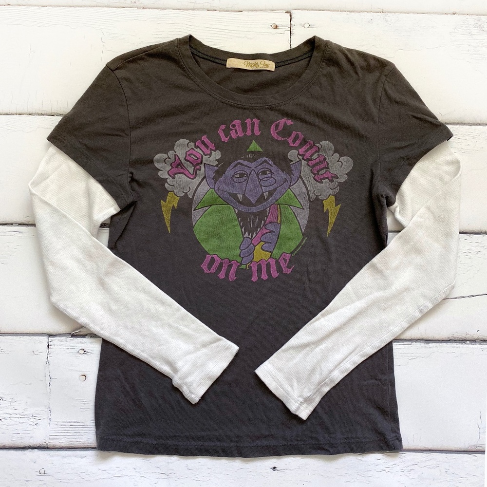 Vintage Count Dracula Sesame Street T-Shirt shirt size XL juniors